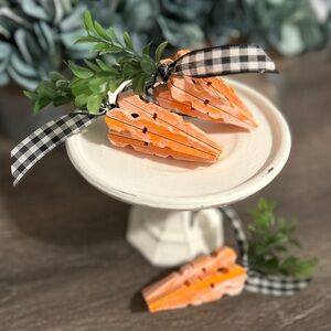 Farmhouse Rustic Primitive Carrots Easter Decor